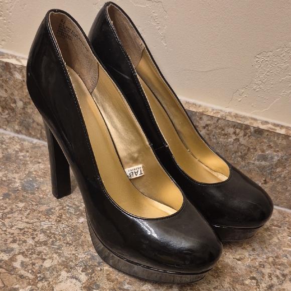 Black Heels Classic Pumps - Picture 1 of 7